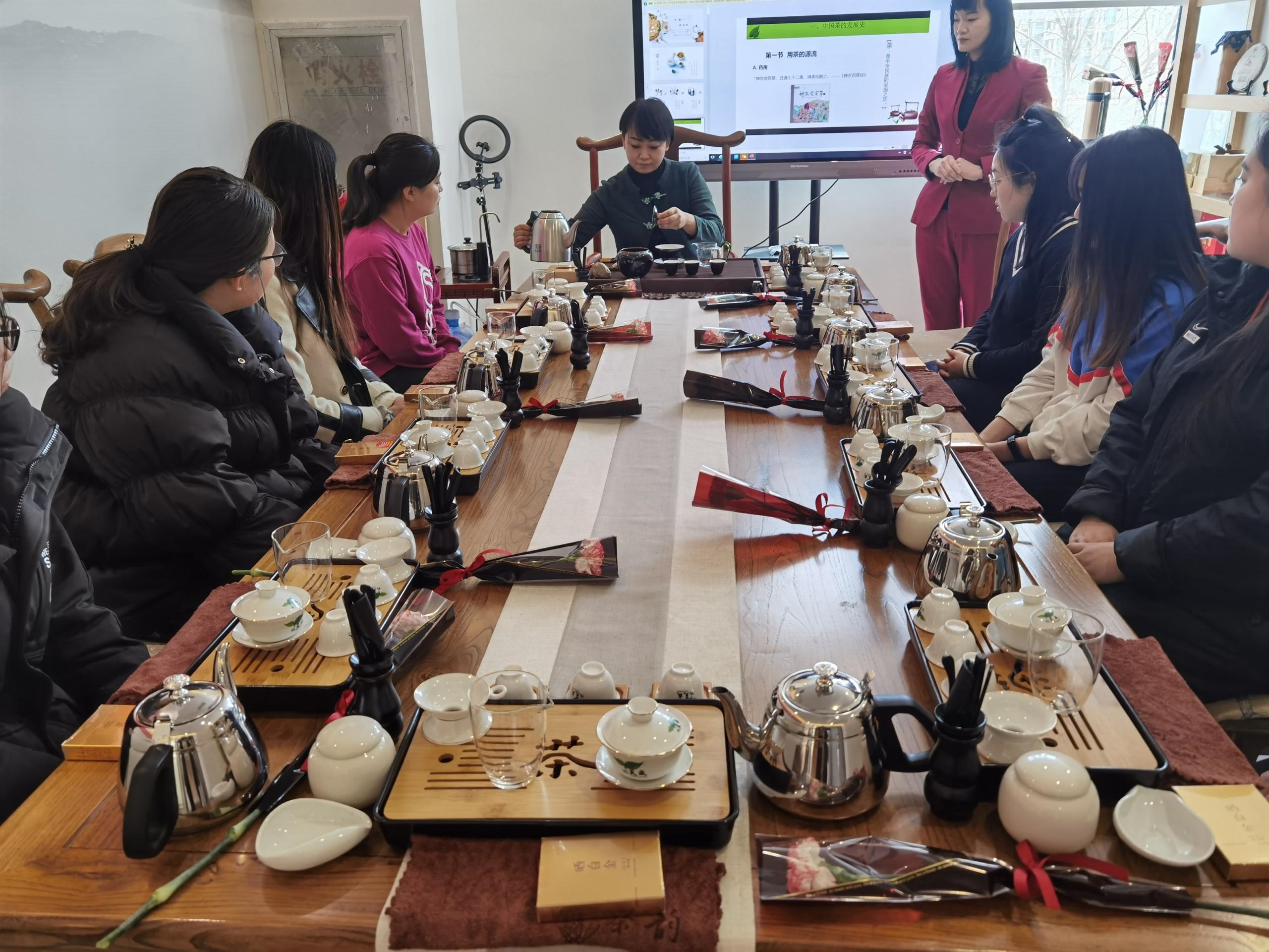 7七公司组织开展茶艺学习活动 (1).jpg 7七公司组织开展茶艺学习活动 (1).jpg