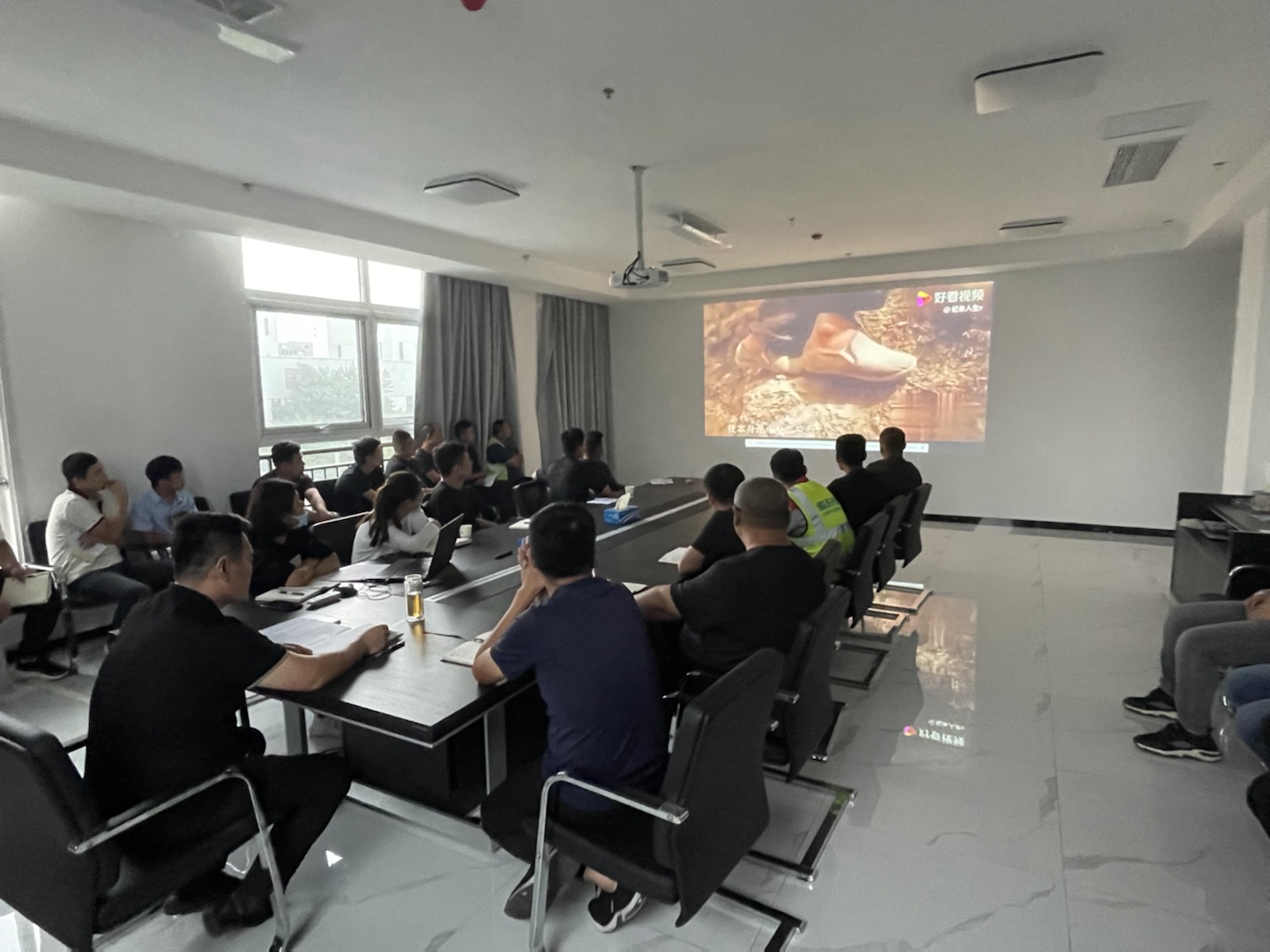 建材-学习黄大发事迹.jpg 建材-学习黄大发事迹.jpg